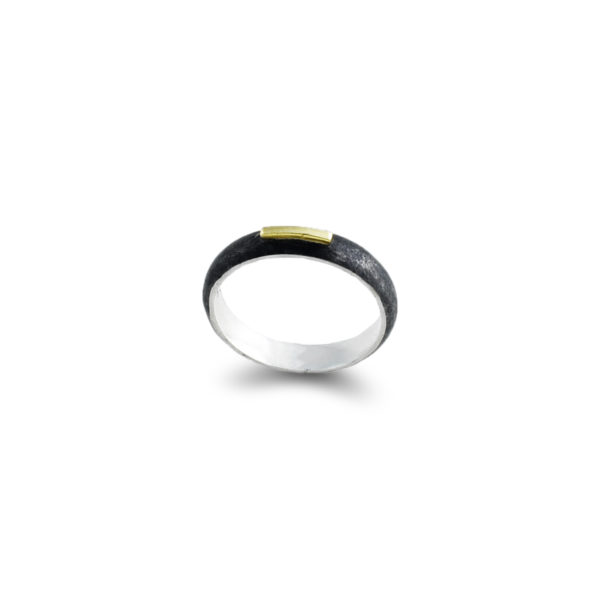 black-ring-with-gold-minimal