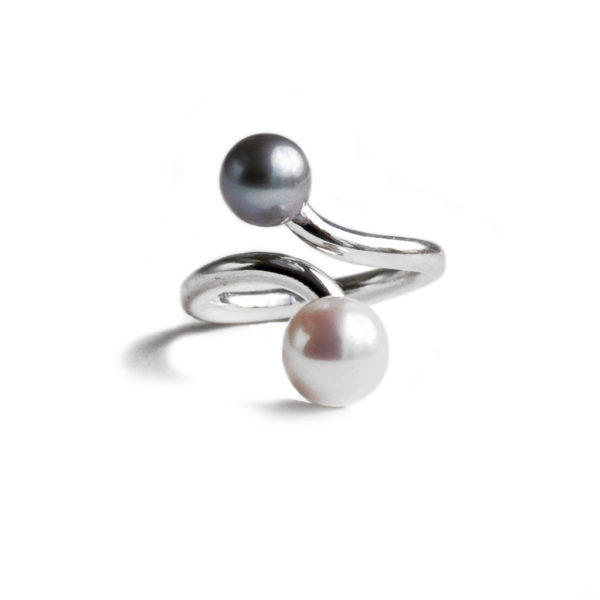 Open coil ring with two pearls