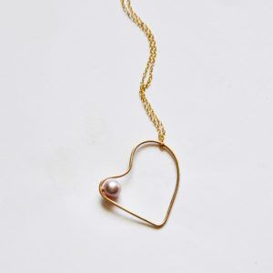 Katerina-Damilos-Silhouette-silver-heart-pendant-blush-pearl