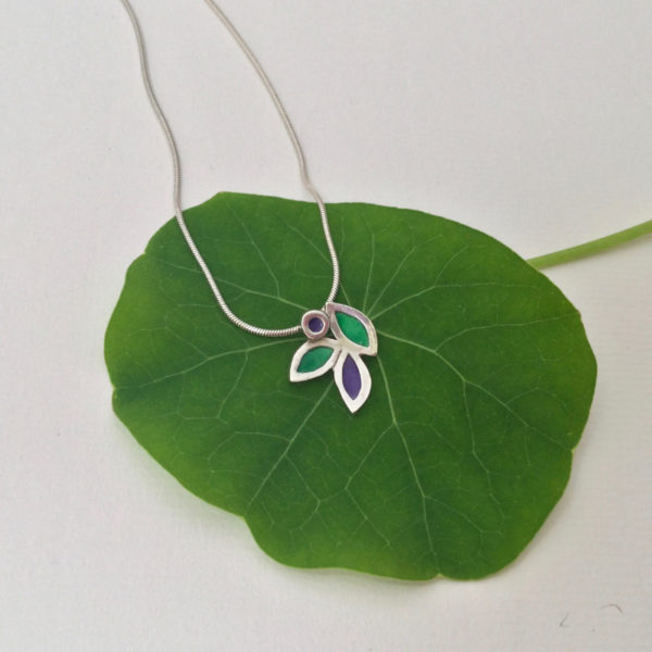 Small L:F pendant leaf