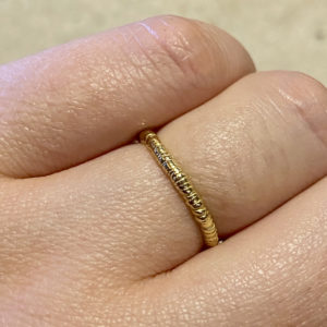 Natalie-Perry-Jewellery-Organic-Twist-Wedding-Ring-18ct-gold