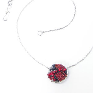 jewellery - red beaded pendent necklace