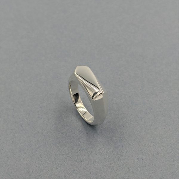 facet-eco-silver-chunky-signet-ring-laconic