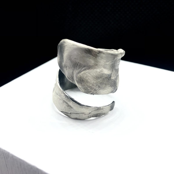 Charlotte-E-Padgham-SKINS-recycled-sterling-silver-ring-4a