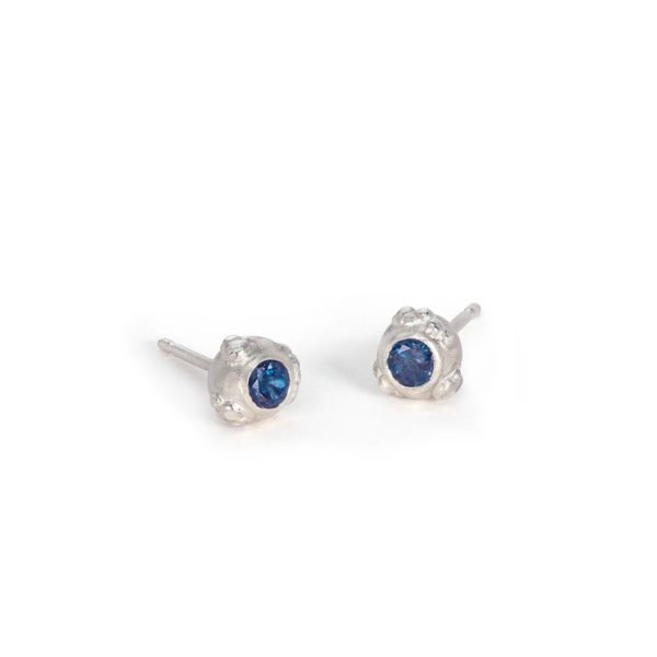Orno Studs with 3mm Blue Sapphires_01